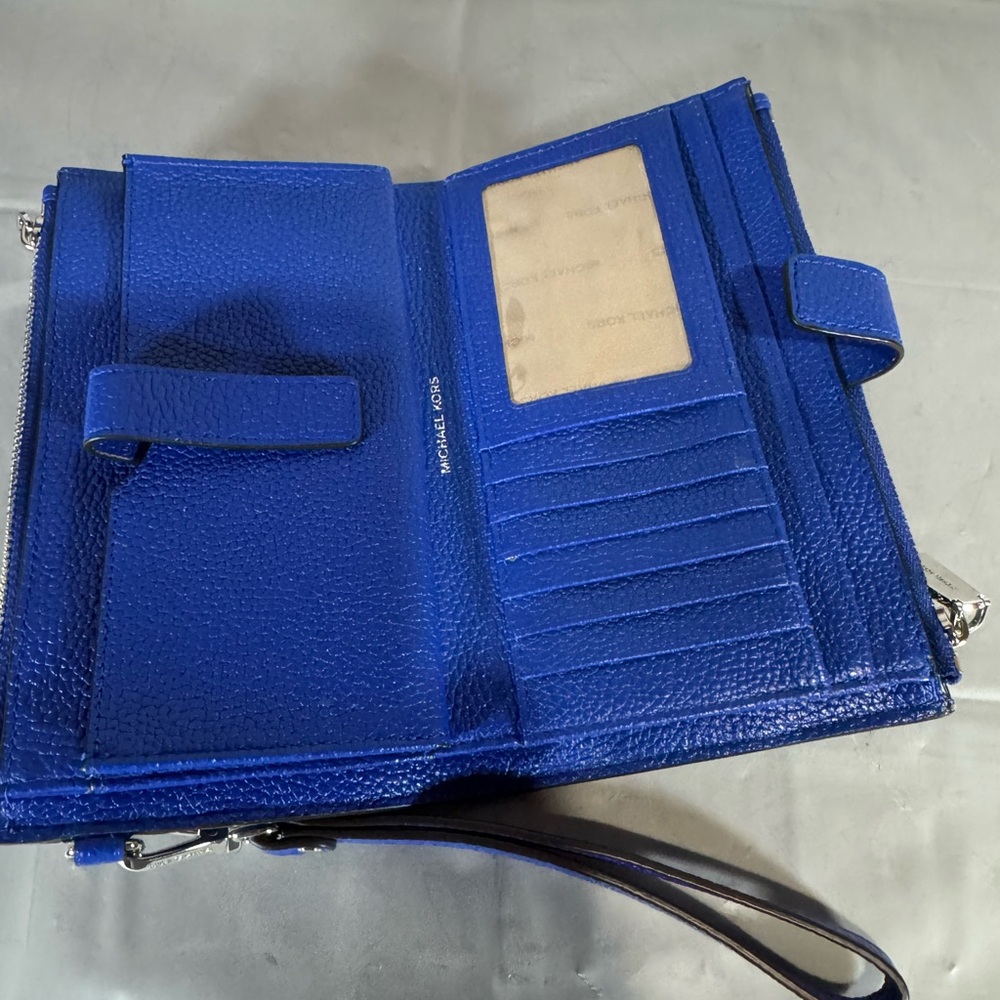 Michael Kors Blue Mercer Leather Convertible Tote with matching wallet - Picture 14 of 16